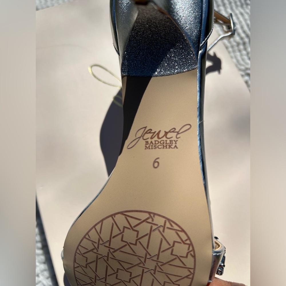 Jewel Badgley Mischka Women’s Dash Silver Heel Sandals Size 6 - Picture 9 of 16